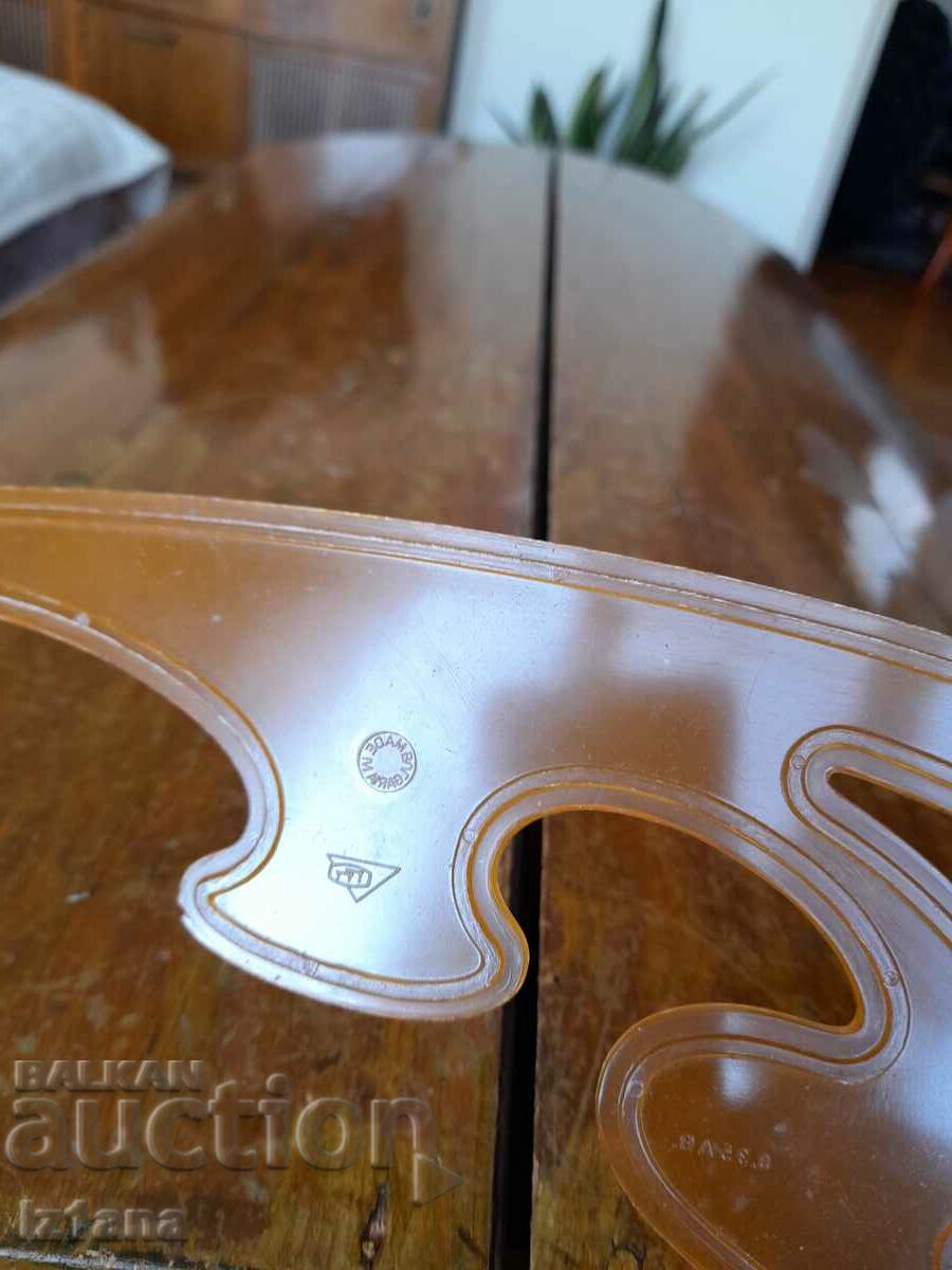 Auction Old drafting curve Auction Old drafting curve