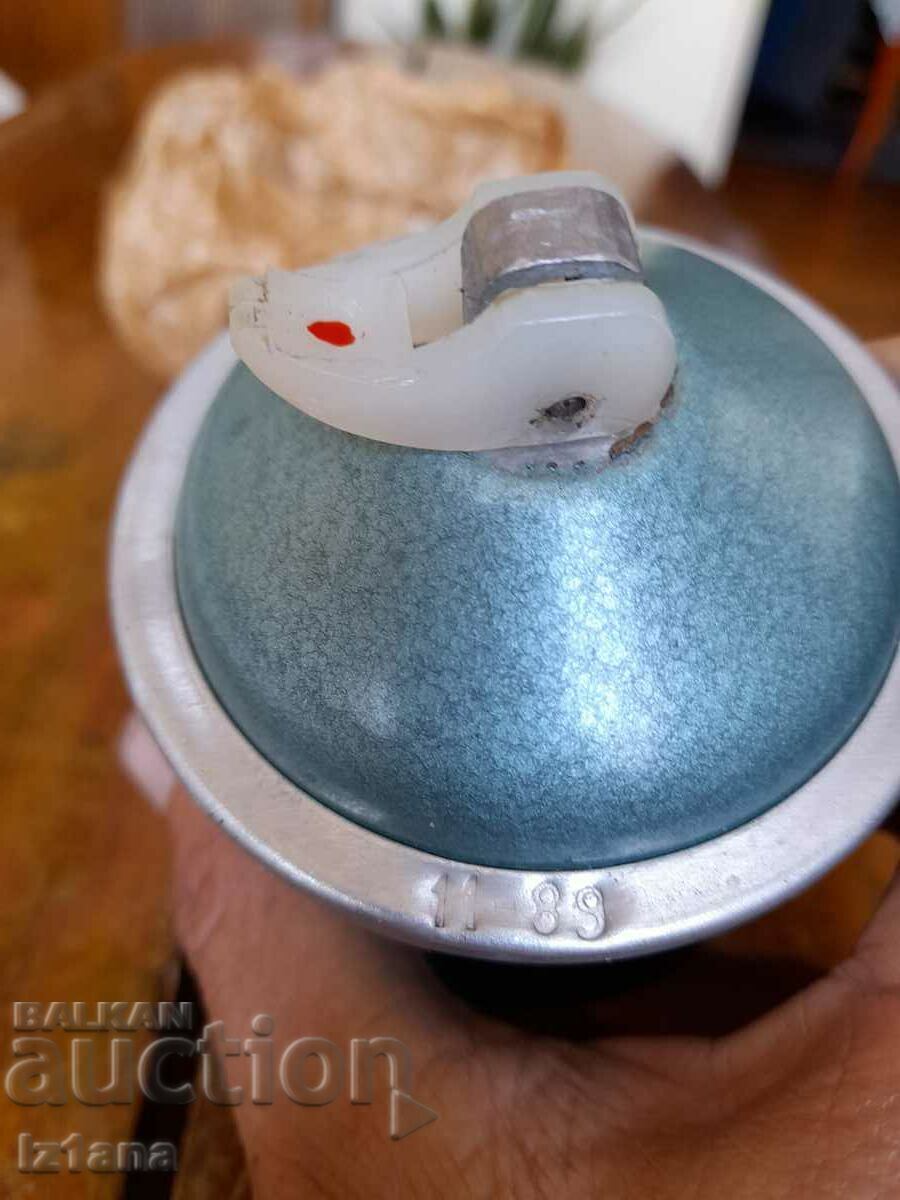 Delivery of Old gas reducer valve, gas bottle valve Delivery of Old gas reducer valve, gas bottle valve