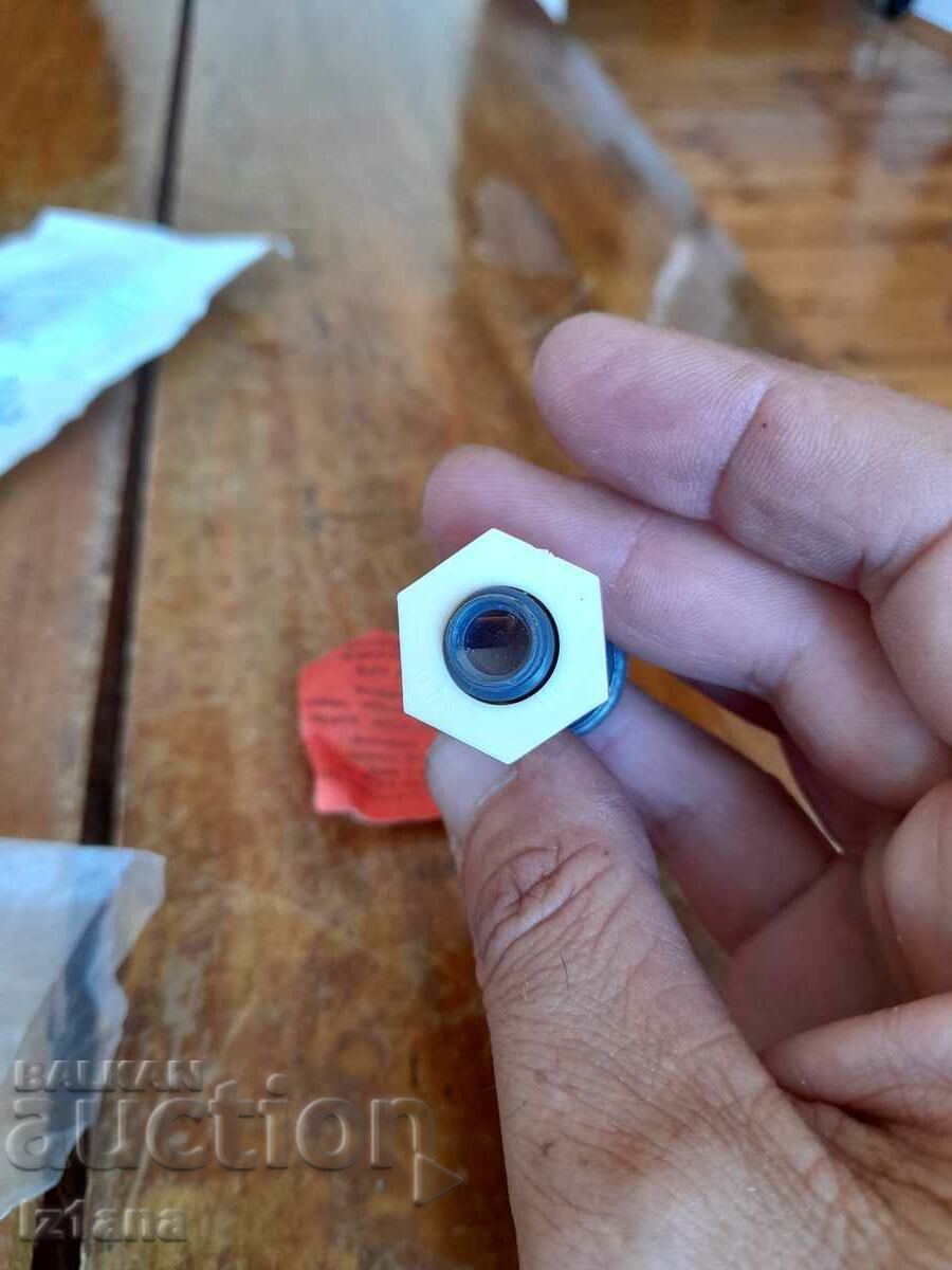 Old neck spy - 6 Old neck spy - 6