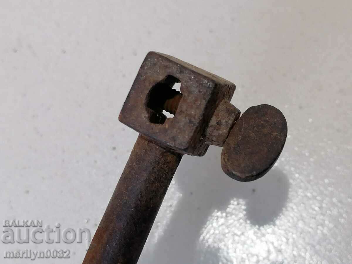 Old sculptor, crunch, burglary, early twentieth century with price 47.00 BGN | € 24.03 Old sculptor, crunch, burglary, early twentieth century with price 47.00 BGN | € 24.03