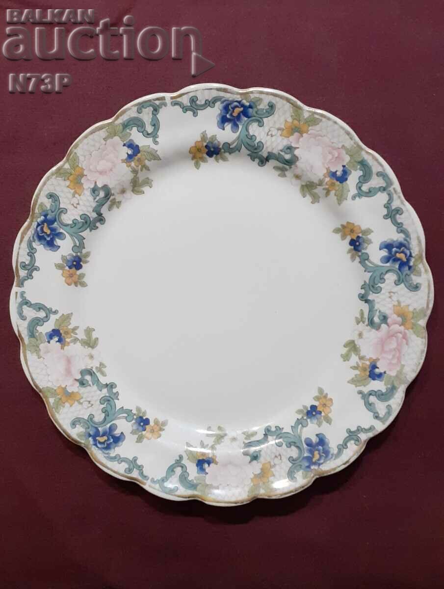 OLD PORCELAIN PLATE. COLLECTION. ENGLAND.