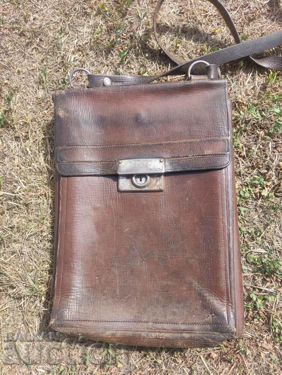 Auction  Commander's bag, tablet P.J.U. 9
