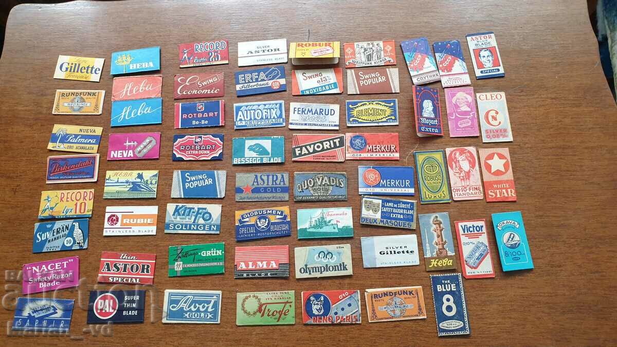 Collection of old razor blades - 61 pieces