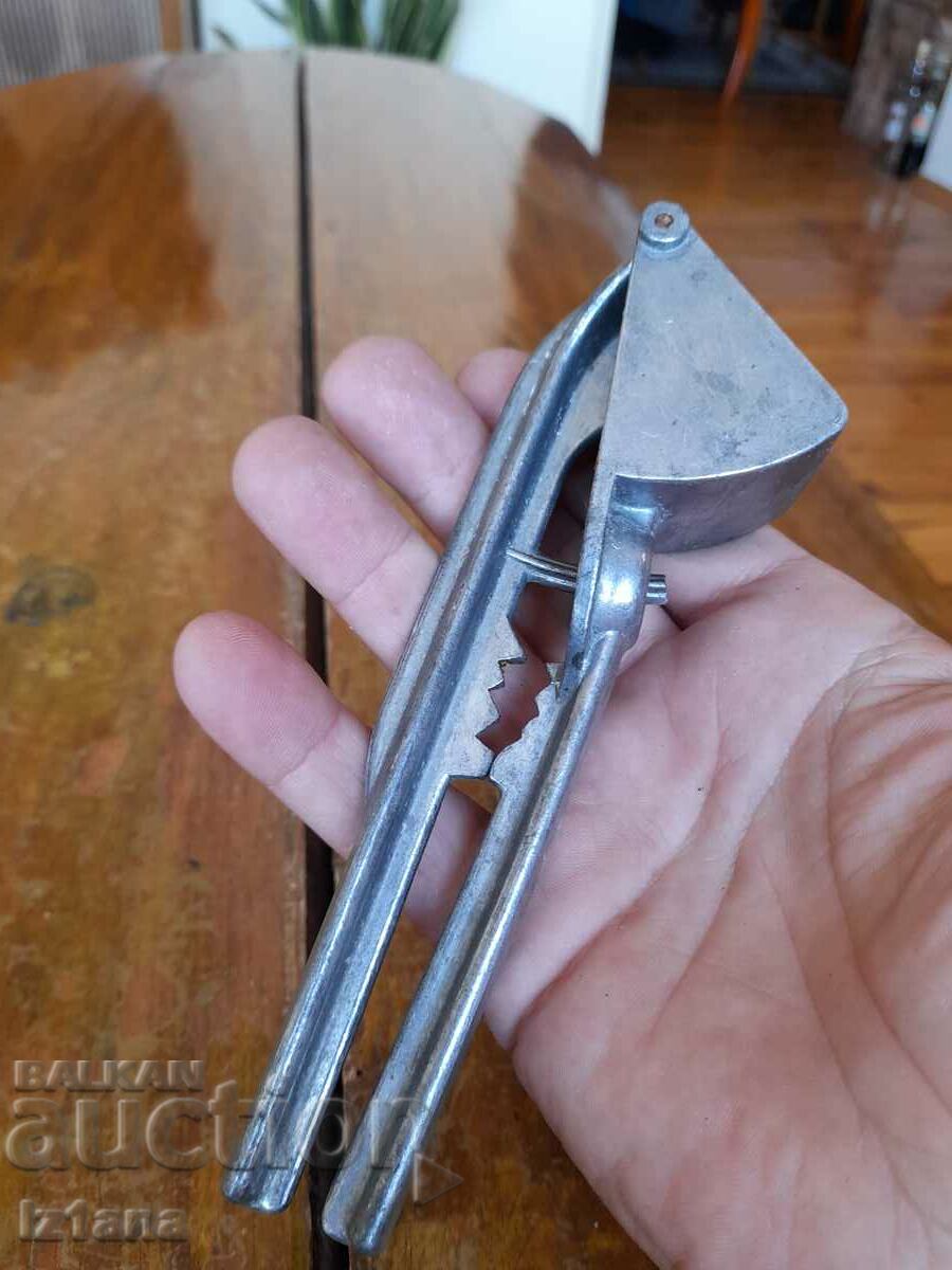 Old aluminum garlic press - 5 Old aluminum garlic press - 5