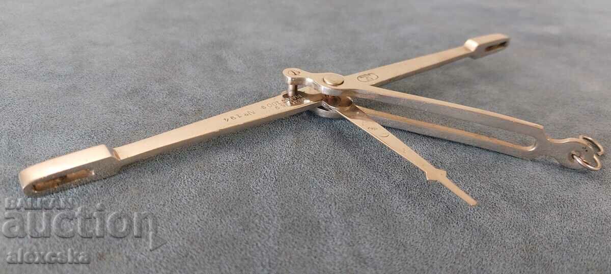 Old metal scale - 6 Old metal scale - 6