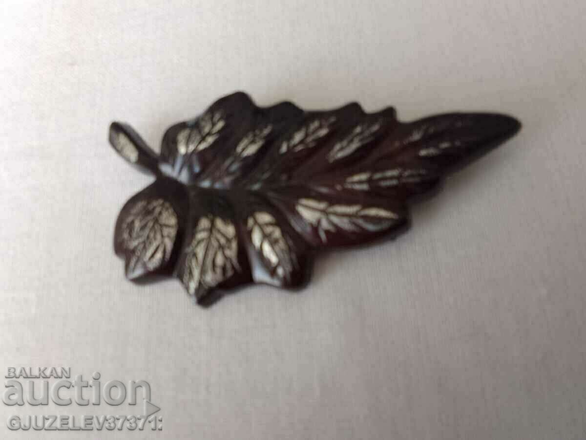 Auction Leaf hard plastic brooch Auction Leaf hard plastic brooch