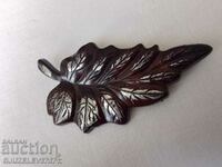Leaf hard plastic brooch