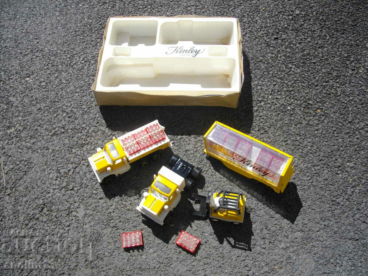 SOC SHEET METAL TOYS PEACE DISTRIBUTION KINLEY - 7 SOC SHEET METAL TOYS PEACE DISTRIBUTION KINLEY - 7