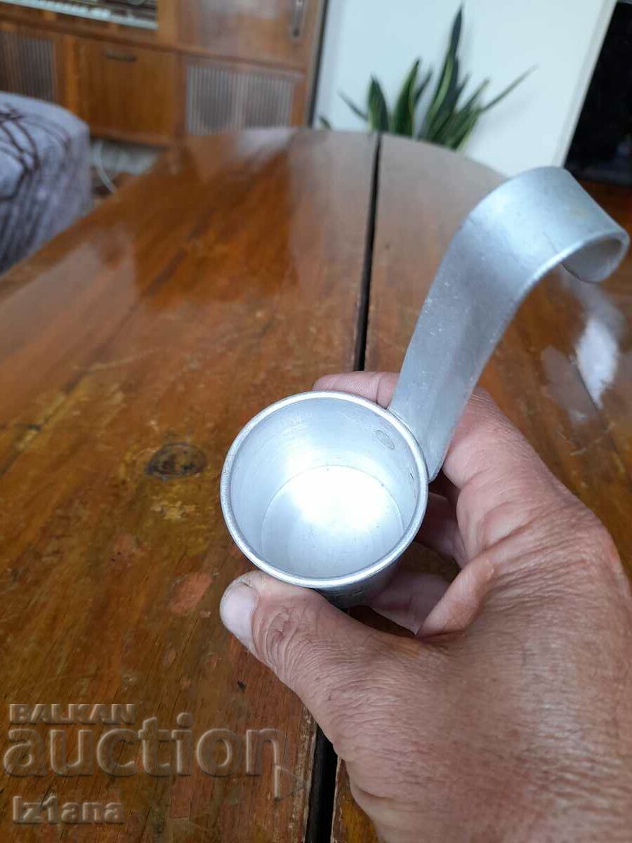 Old measure, damaged with price 25.00 BGN | € 12.78 Old measure, damaged with price 25.00 BGN | € 12.78