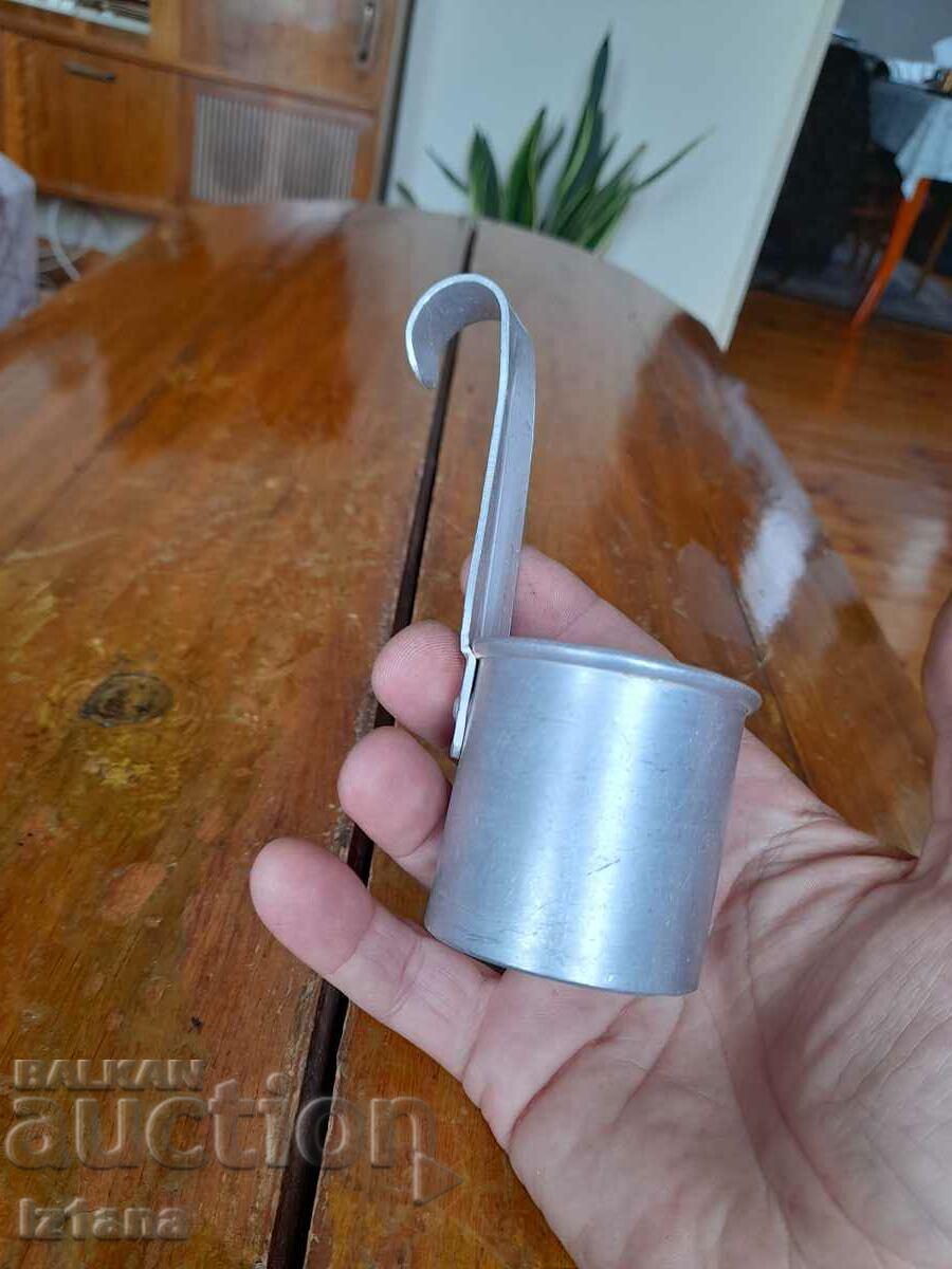 Auction Old measure, damaged Auction Old measure, damaged