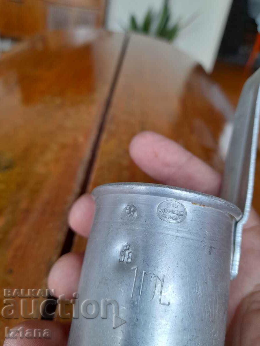 Old measure, damaged - 5 Old measure, damaged - 5