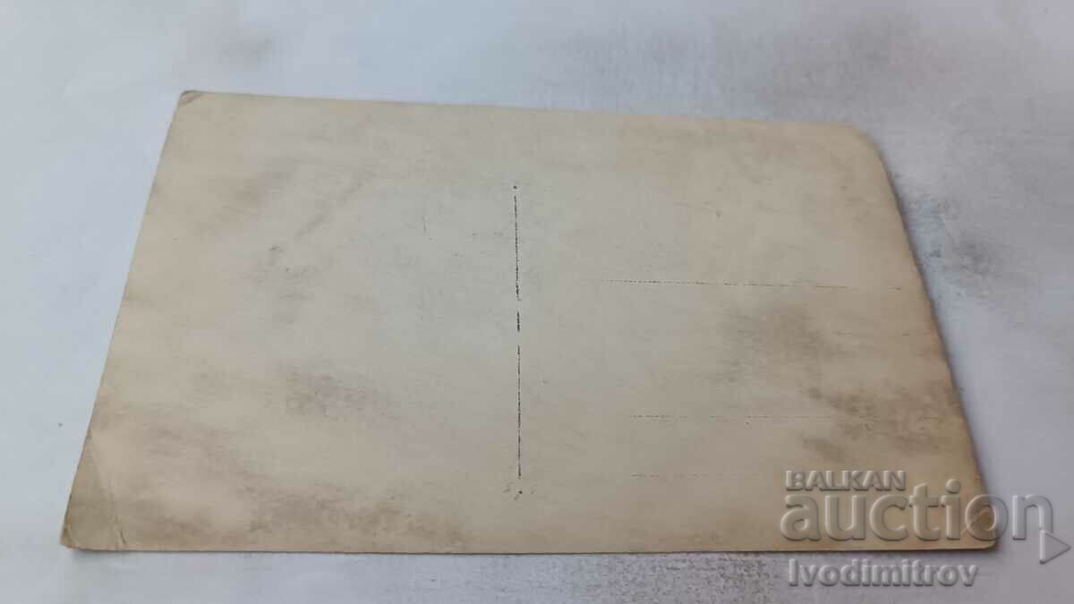 Photo Officer young men and women with price 1.45 BGN | € 0.74 Photo Officer young men and women with price 1.45 BGN | € 0.74