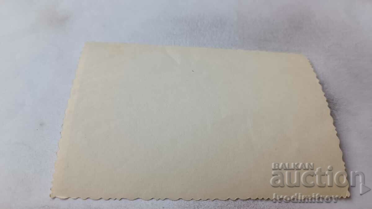 Φωτογραφία Άνδρες και γυναίκες στο δρόμο με τιμή 1.15 BGN | € 0.59 Φωτογραφία Άνδρες και γυναίκες στο δρόμο με τιμή 1.15 BGN | € 0.59