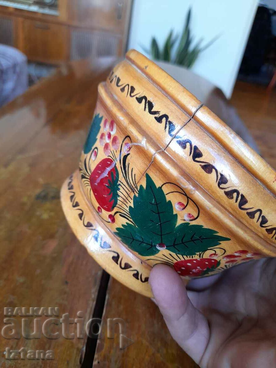 Auction Old wooden bowl, bowl Auction Old wooden bowl, bowl