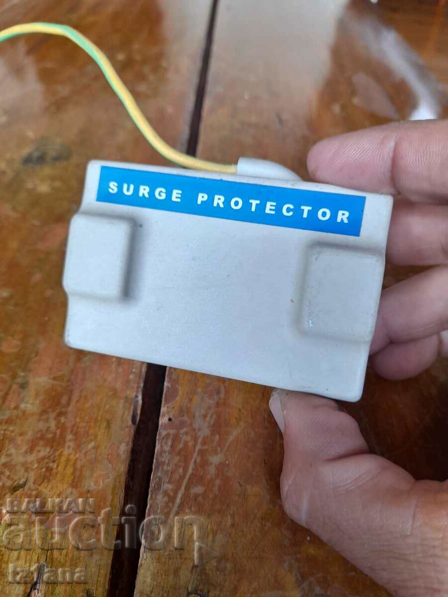 Protector de supratensiune Lan cu preț 9.00 BGN | € 4.60