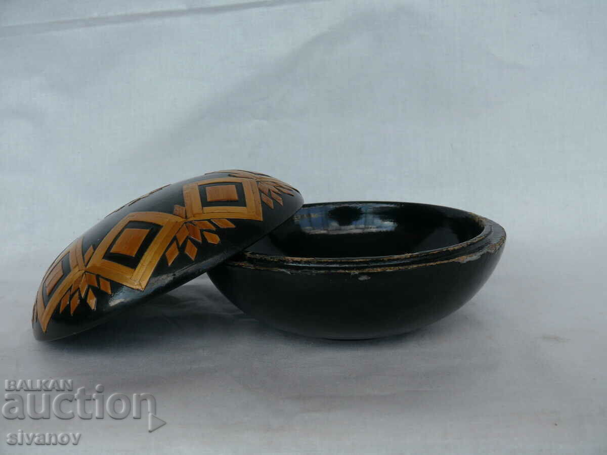 Auction Interesting wooden box #1508 Auction Interesting wooden box #1508