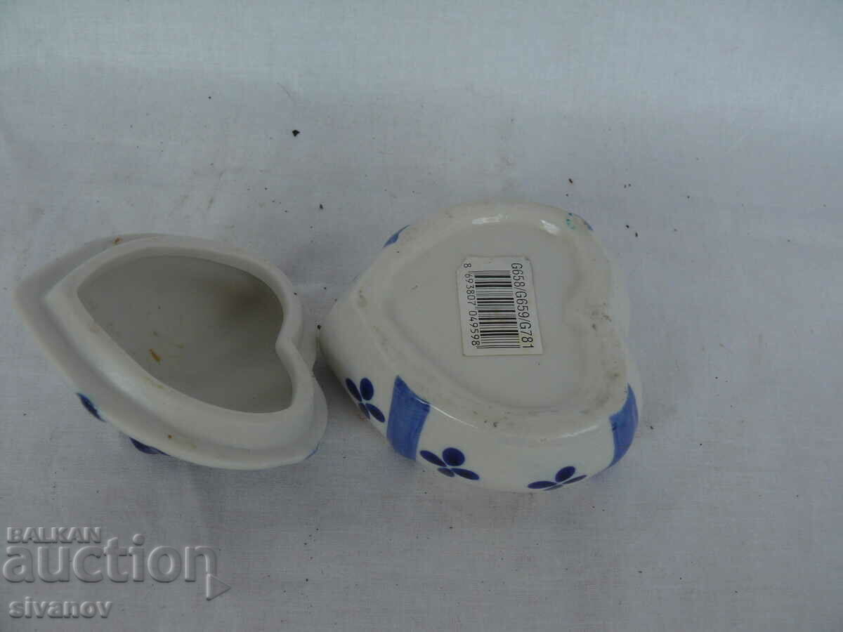 Delivery of Interesting porcelain box #1512 Delivery of Interesting porcelain box #1512