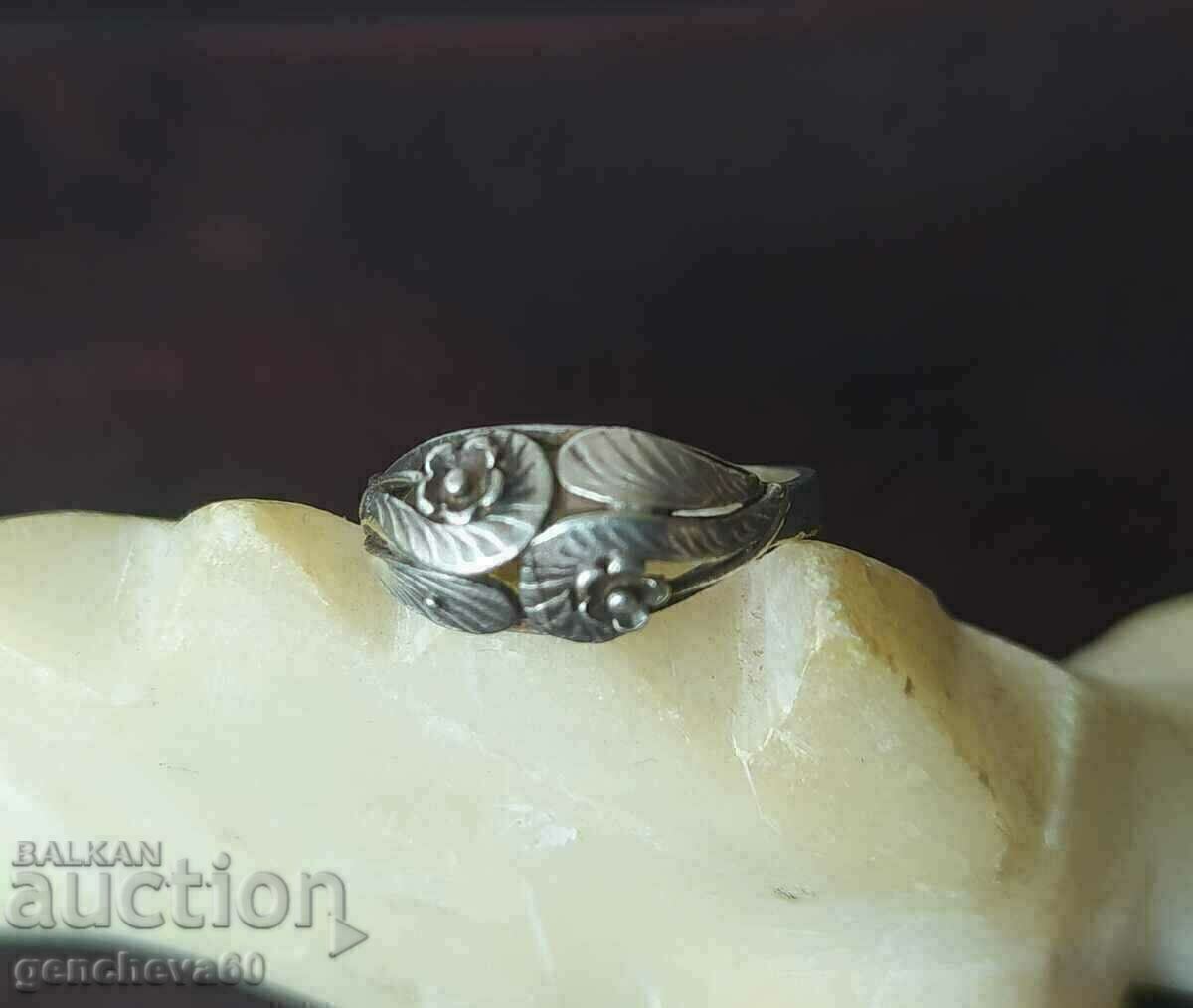 Δημοπρασία Αντίκα ασημένιο δαχτυλίδι Δημοπρασία Αντίκα ασημένιο δαχτυλίδι