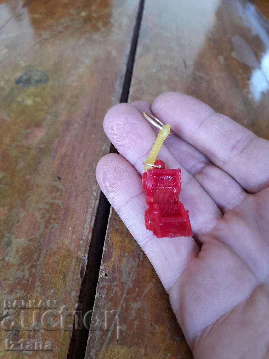 An old keychain with price 10.00 BGN | € 5.11 An old keychain with price 10.00 BGN | € 5.11