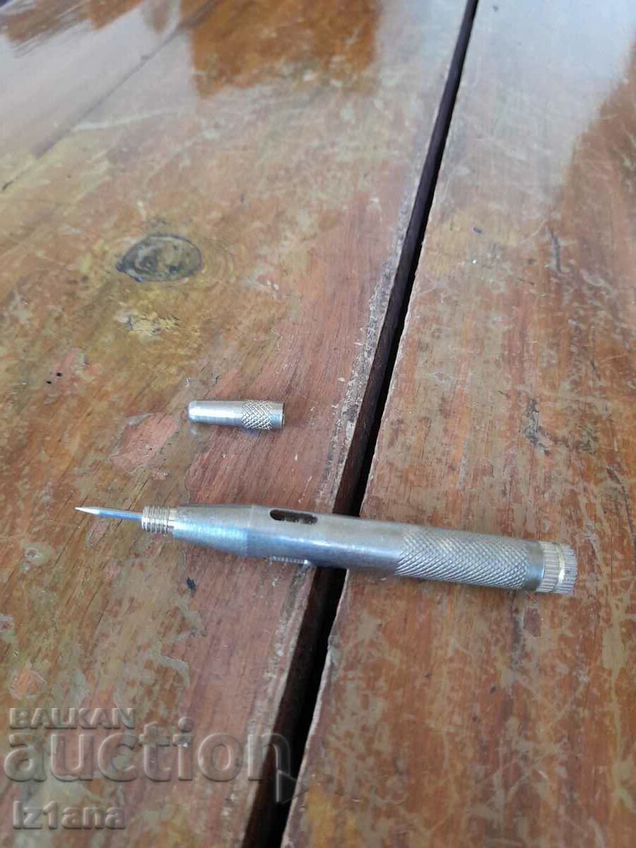 Old voltage indicator with price 16.00 BGN | € 8.18 Old voltage indicator with price 16.00 BGN | € 8.18