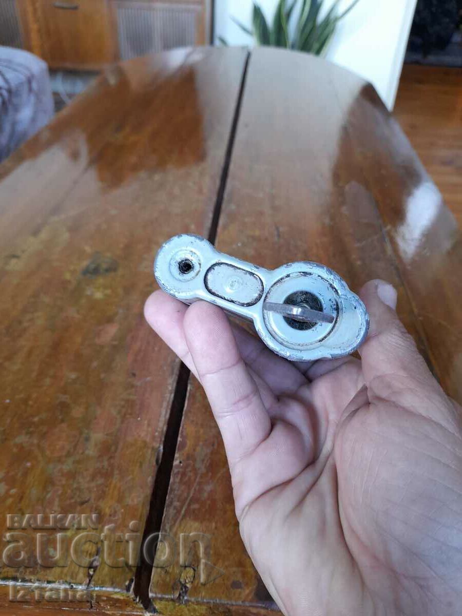 Δημοπρασία Παλιό λουκέτο, βαλίτσα