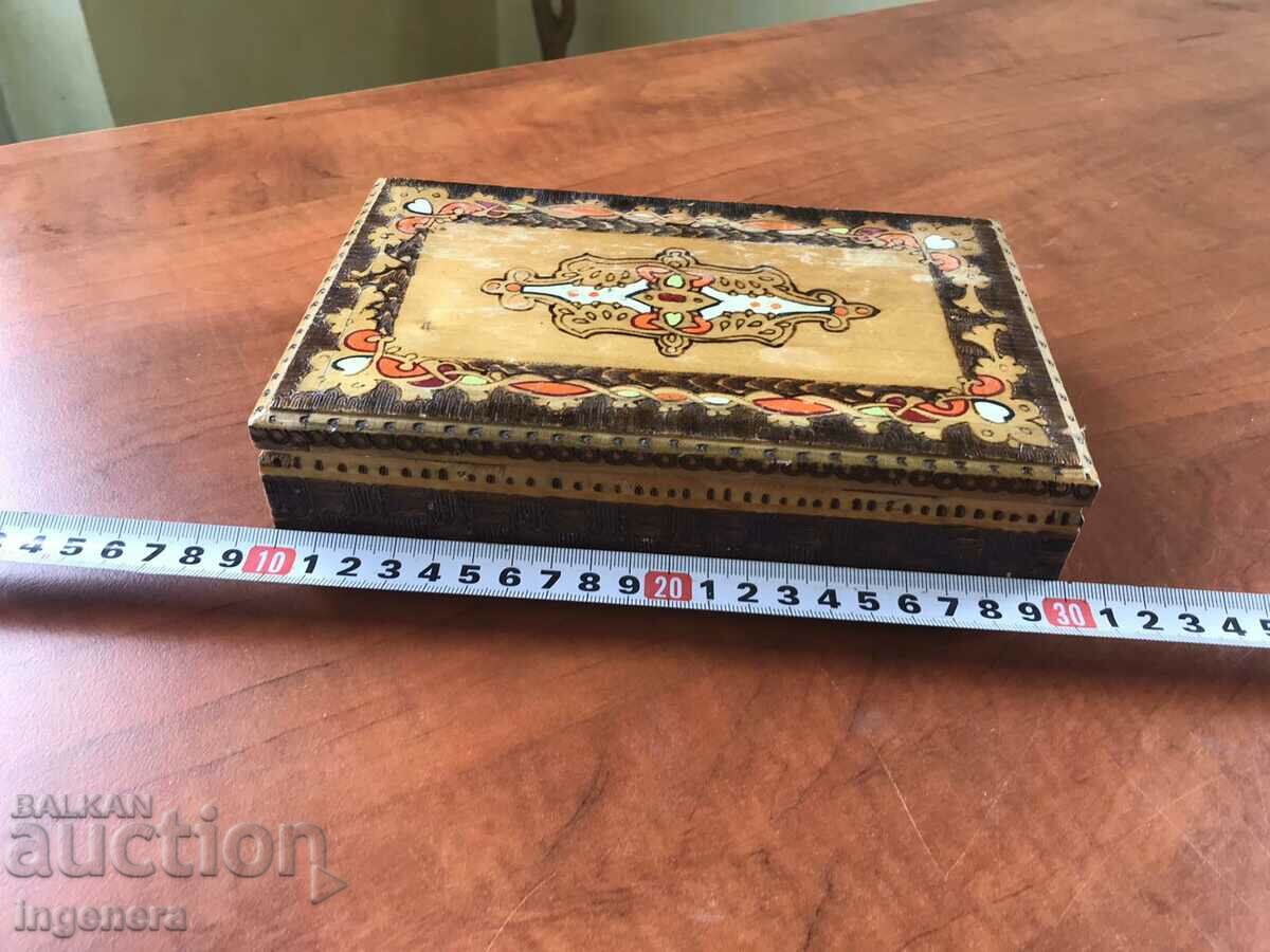Auction  BOX BOX WOOD PYROGRAPHED PAINTED COLOR