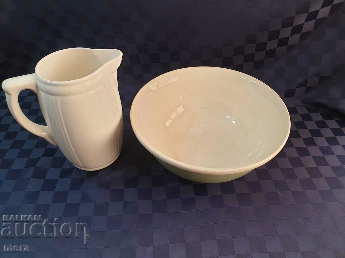 Porcelain antique large sanitary set with price 220.00 BGN | € 112.48 Porcelain antique large sanitary set with price 220.00 BGN | € 112.48