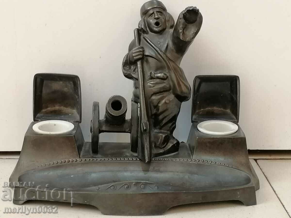 Цамова мастилница с фигура на Боримечката писалка мастило с цена 349.00 лв. | € 178.44 Цамова мастилница с фигура на Боримечката писалка мастило с цена 349.00 лв. | € 178.44