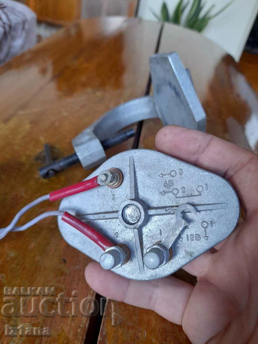 Old hot tire clamp with price 37.00 BGN | € 18.92 Old hot tire clamp with price 37.00 BGN | € 18.92