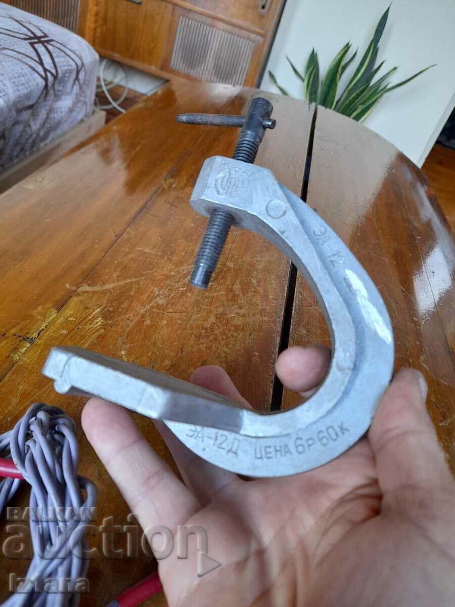 Old hot tire clamp - 5 Old hot tire clamp - 5