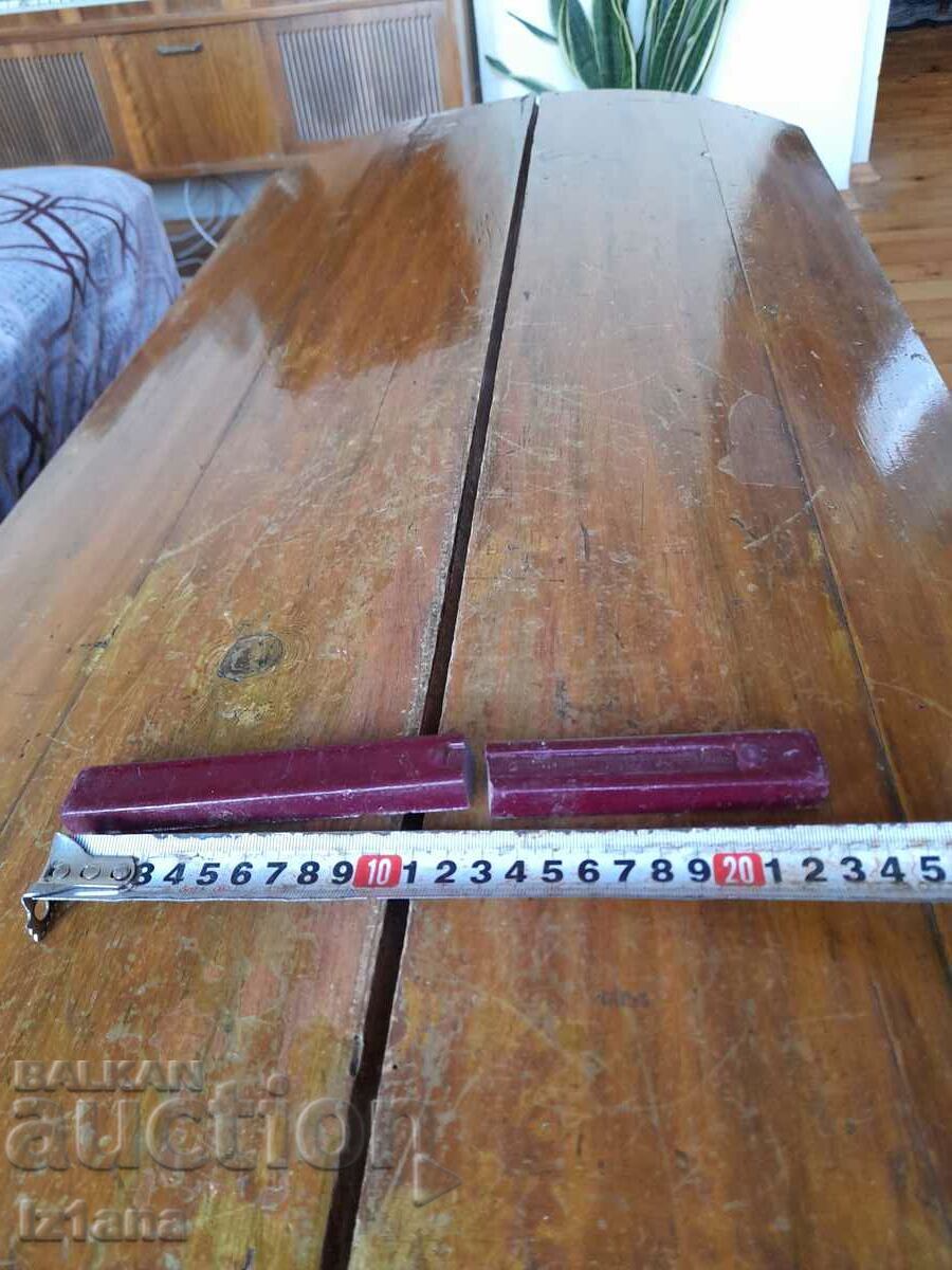 Old Red Wax with price 22.00 BGN | € 11.25 Old Red Wax with price 22.00 BGN | € 11.25