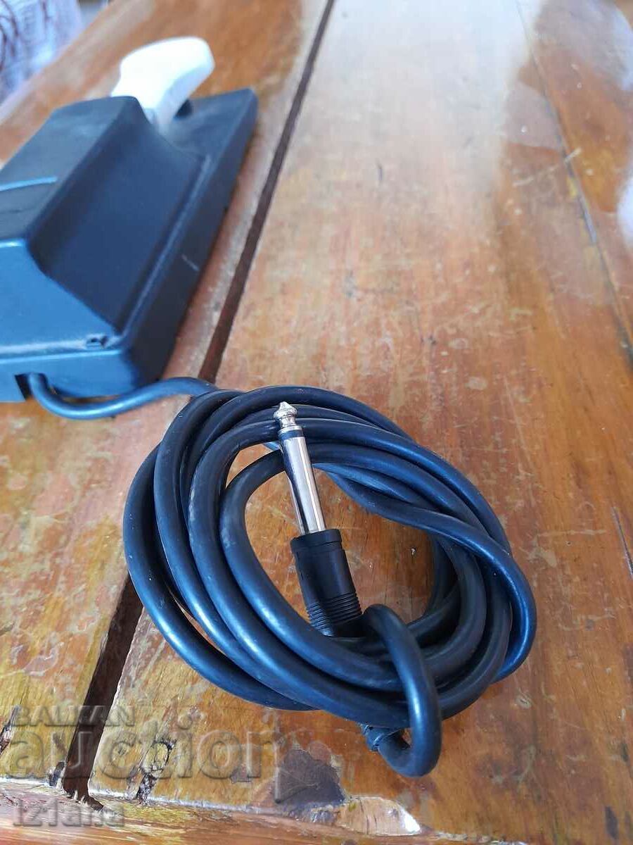 Control pedal for musical instruments - 6 Control pedal for musical instruments - 6