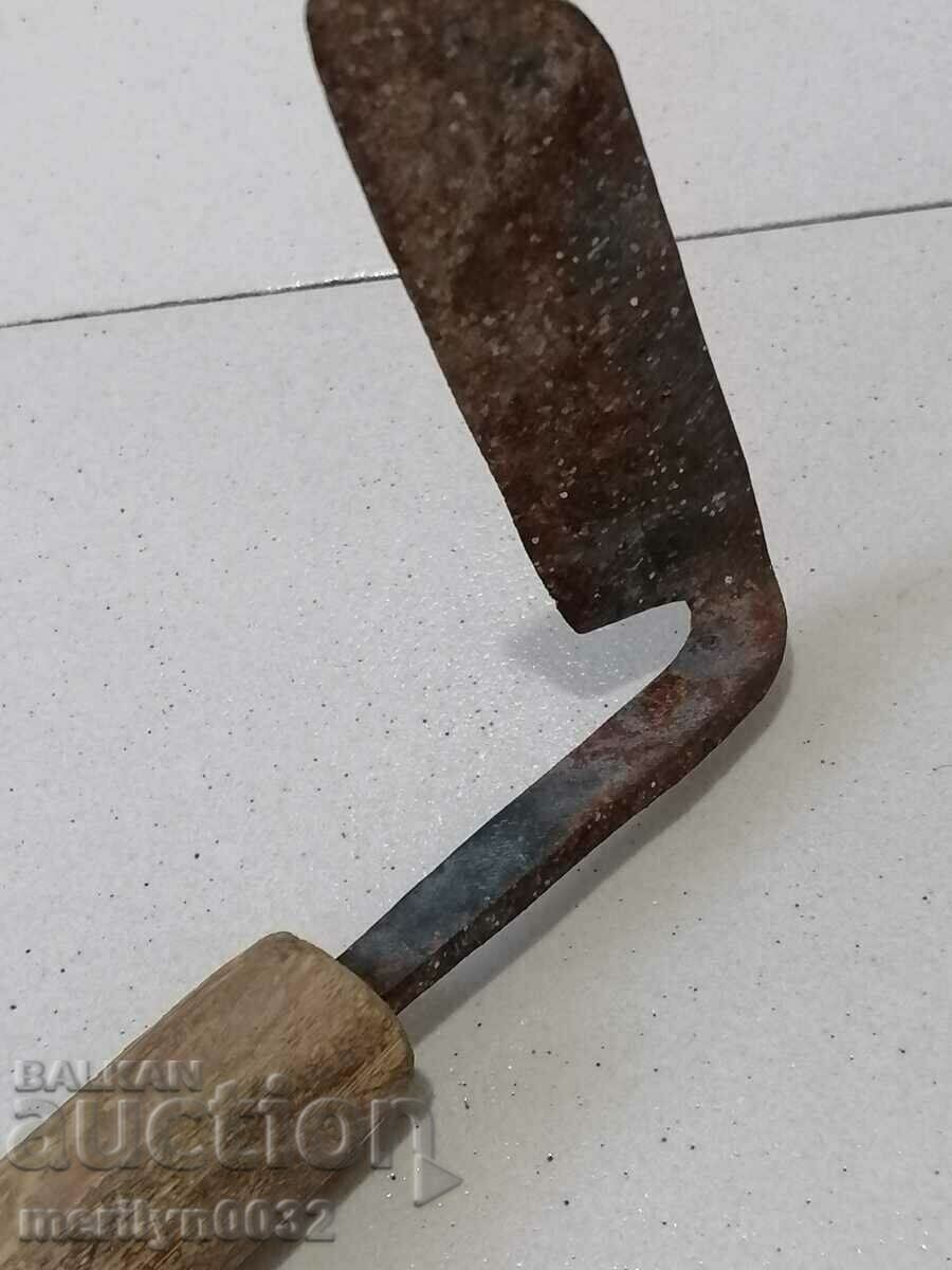 Delivery of Nalbant tool for shoeing horseshoe blade Delivery of Nalbant tool for shoeing horseshoe blade