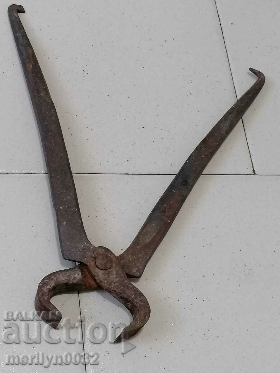 Old tongs, wrought iron, tool corpen with price 43.00 BGN | € 21.99 Old tongs, wrought iron, tool corpen with price 43.00 BGN | € 21.99