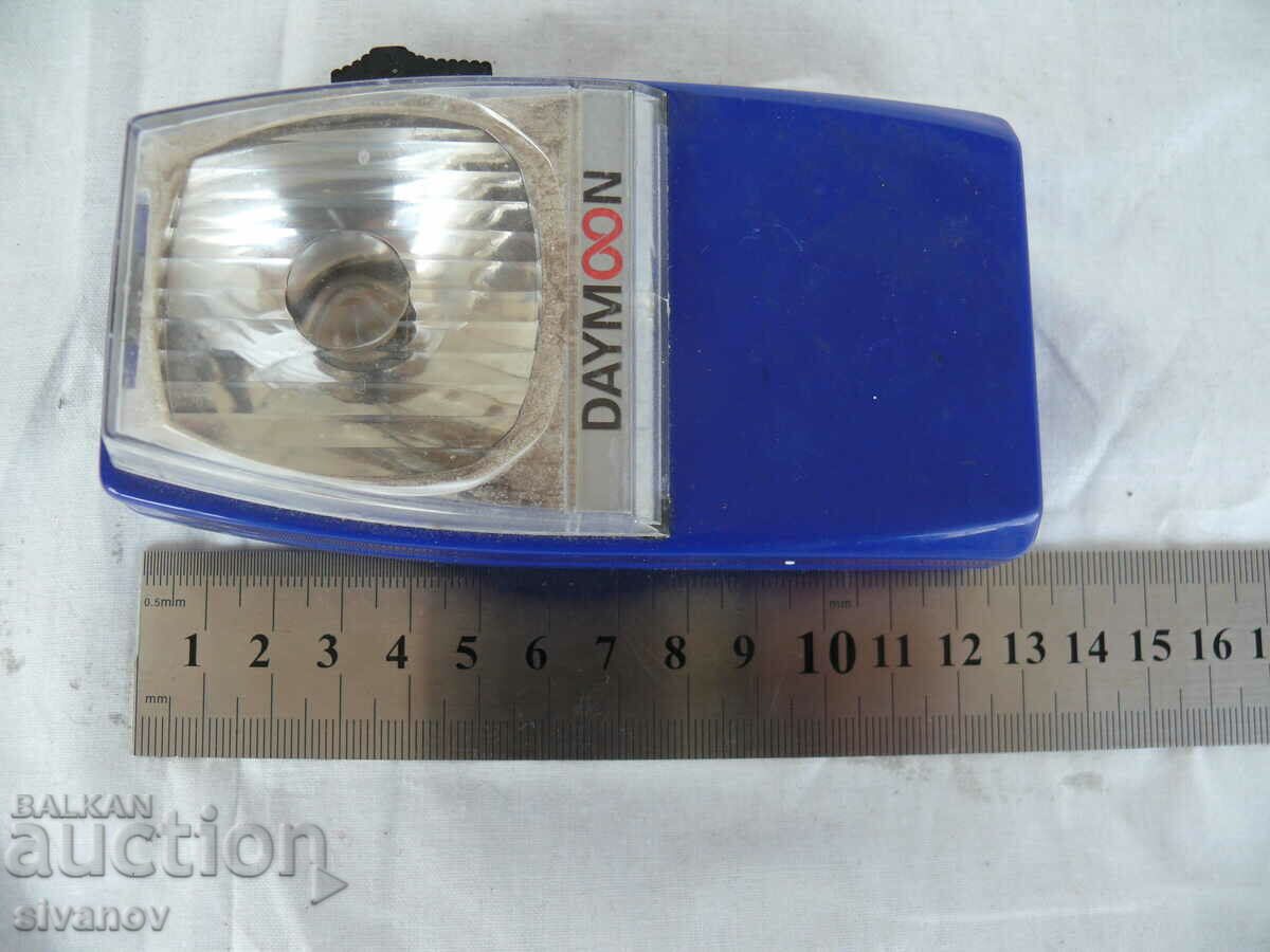 Interesting old lantern DAYMOON #1535 - 6 Interesting old lantern DAYMOON #1535 - 6