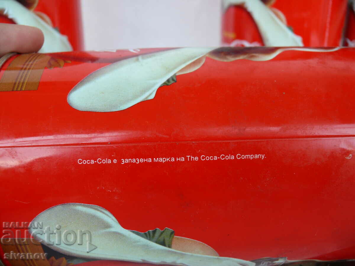 Interesting set of 4 metal Coca Cola cans #1539 - 6 Interesting set of 4 metal Coca Cola cans #1539 - 6