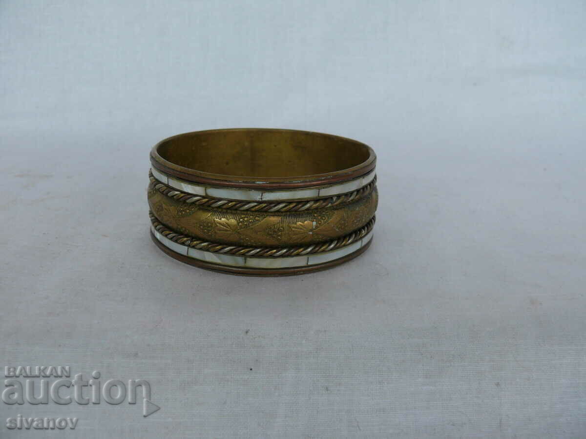 Interesting old brass bracelet with mother of pearl #1553 with price 9.99 BGN | € 5.11 Interesting old brass bracelet with mother of pearl #1553 with price 9.99 BGN | € 5.11