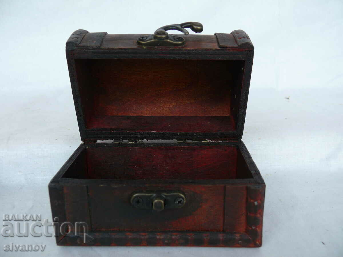 Old wooden box #1567 with price 14.99 BGN | € 7.66