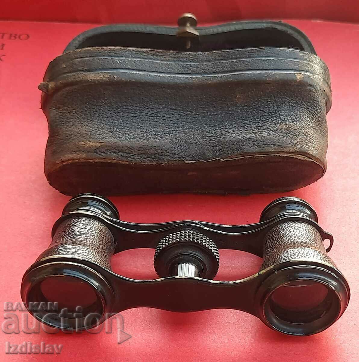 Antique military binoculars with leather case with price 150.00 BGN | € 76.69