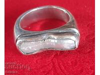 Solid designer sterling silver ring with mother of pearl