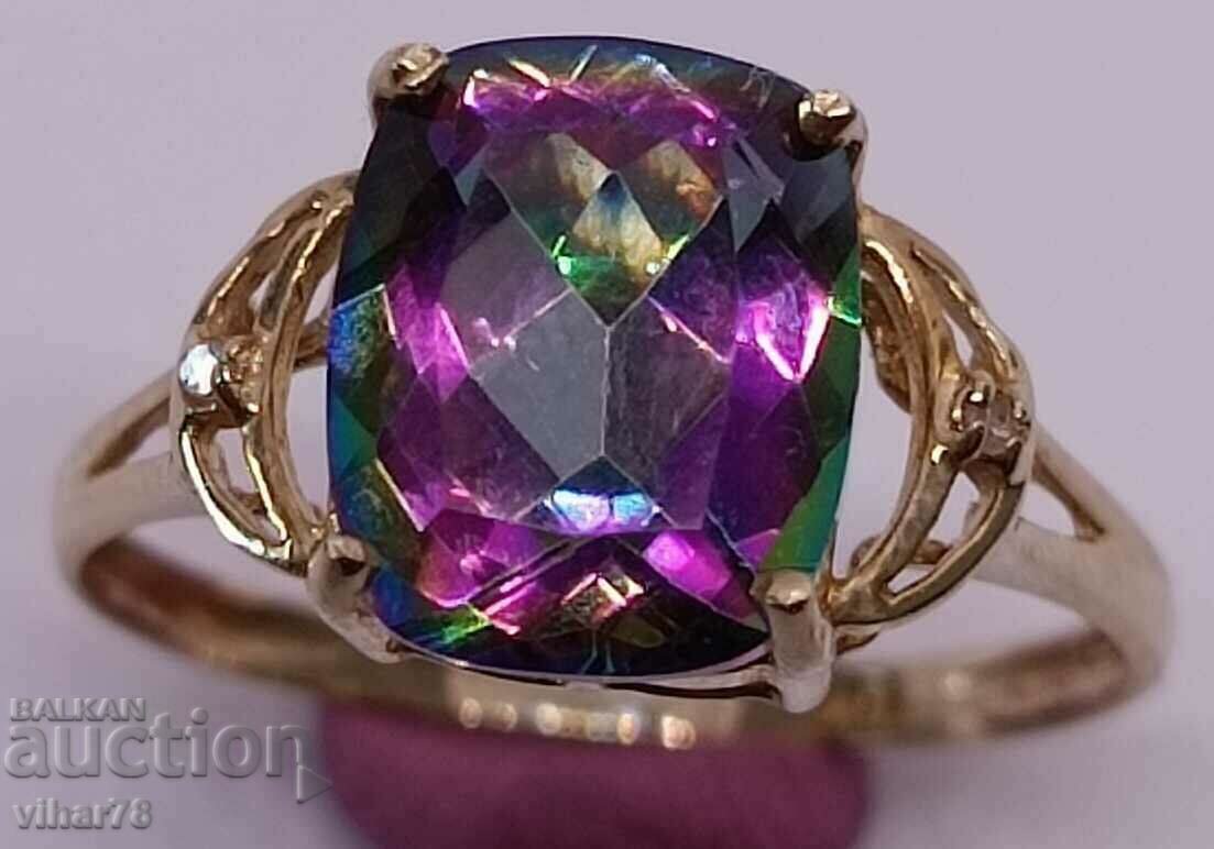 Inel din aur de 10 carate cu topaz mastic și două diamante