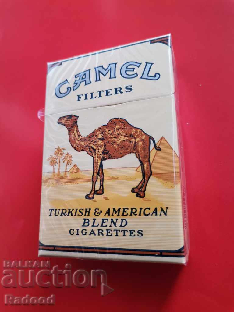 Retro CAMEL cigarettes