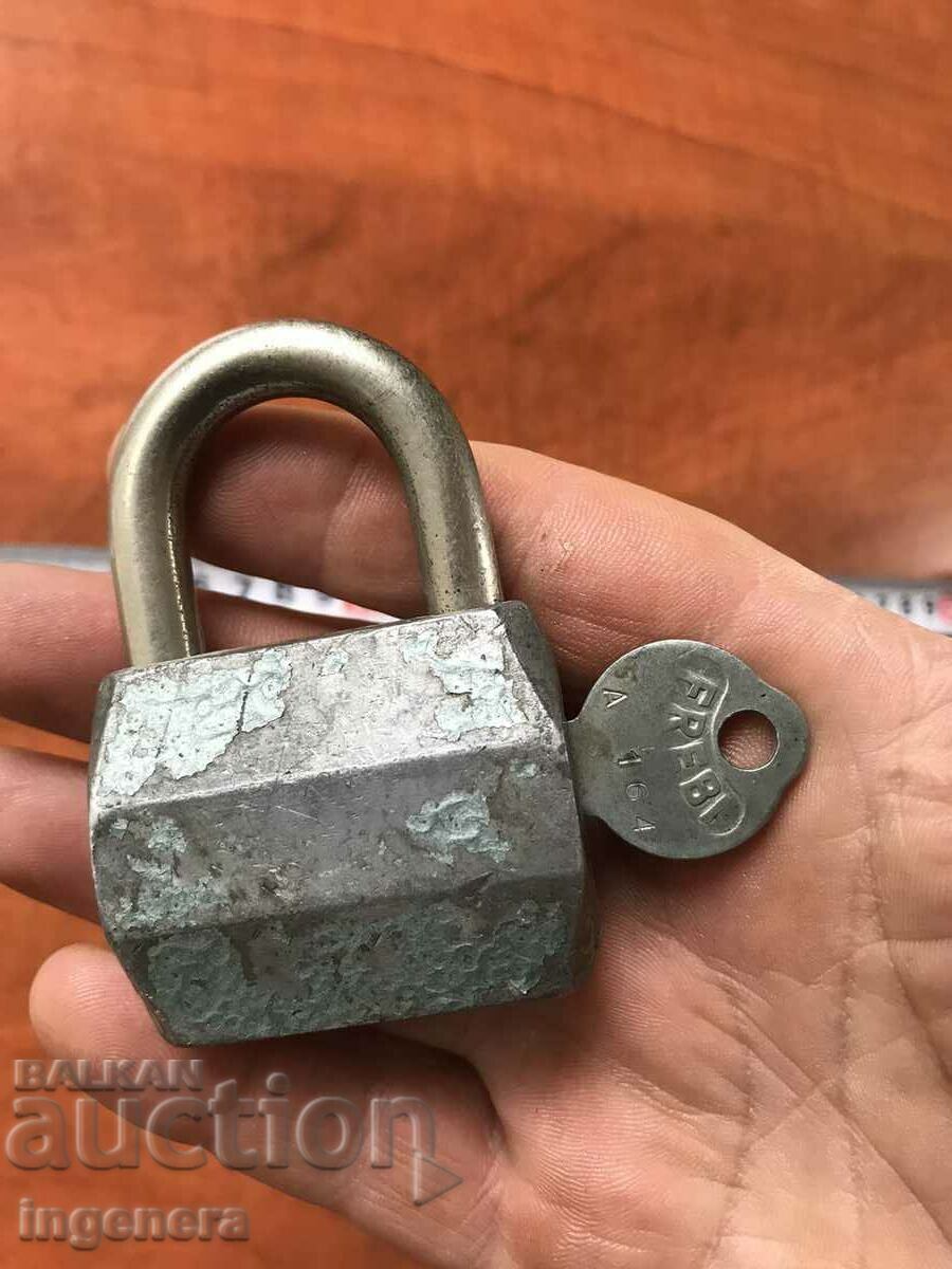 Auction PADLOCK SUITCASE PADLOCK ANTIQUE WITH KEY WORKING-GDR Auction PADLOCK SUITCASE PADLOCK ANTIQUE WITH KEY WORKING-GDR