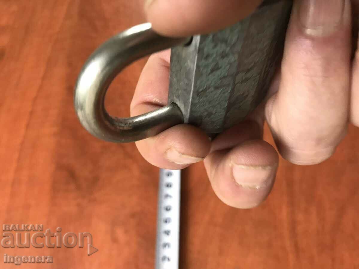 PADLOCK SUITCASE PADLOCK ANTIQUE WITH KEY WORKING-GDR - 6 PADLOCK SUITCASE PADLOCK ANTIQUE WITH KEY WORKING-GDR - 6