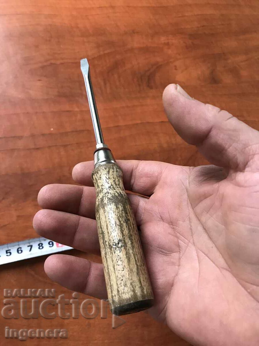 Auction SCREWDRIVER SOLID AND STRONG TOOL FROM SOCA Auction SCREWDRIVER SOLID AND STRONG TOOL FROM SOCA