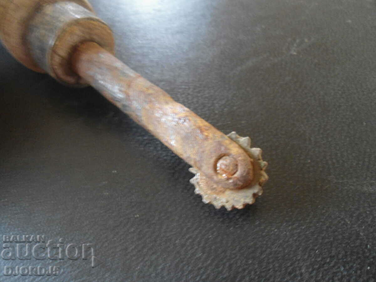 Auction Old tool Auction Old tool