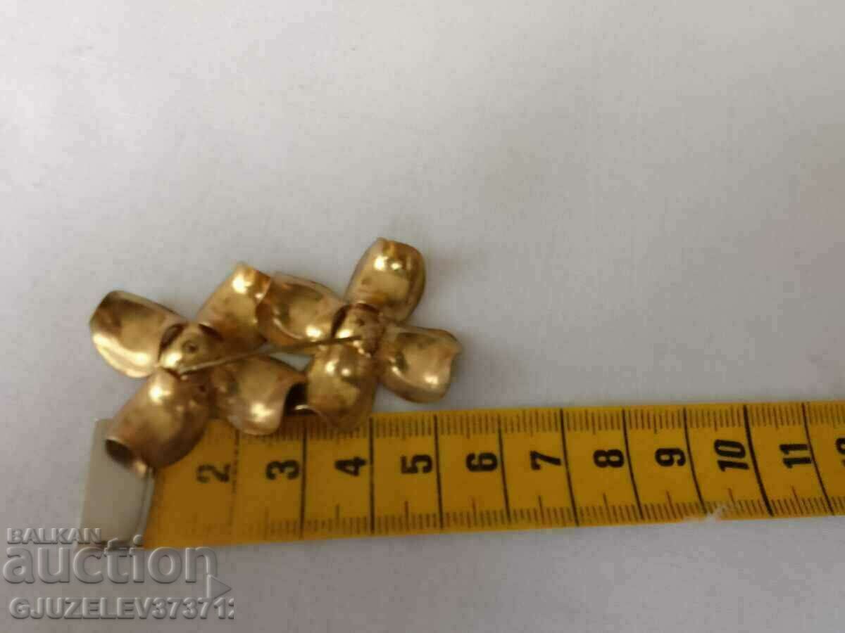 Old lady's brooch with price 29.00 BGN | € 14.83 Old lady's brooch with price 29.00 BGN | € 14.83