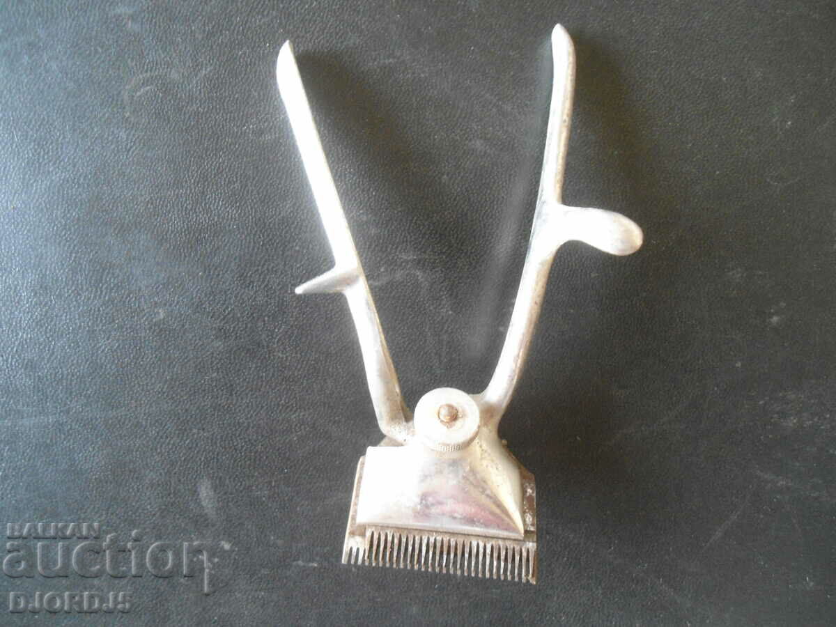 Old clipper, marking with price 5.00 BGN | € 2.56 Old clipper, marking with price 5.00 BGN | € 2.56