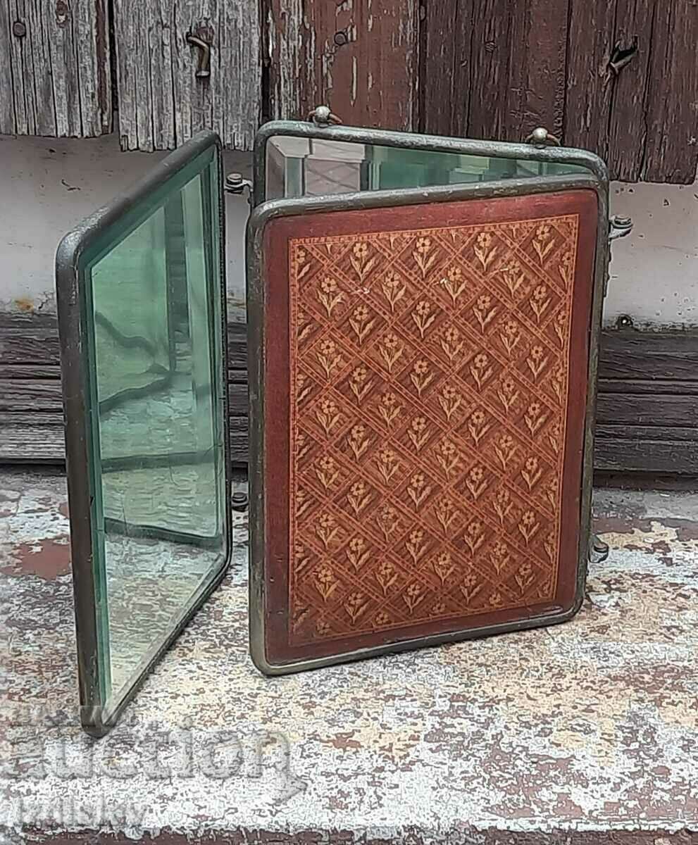 Triptic cu oglindă pliantă militară, ofițer 19c cu preț € 135.00 | 264.04 BGN