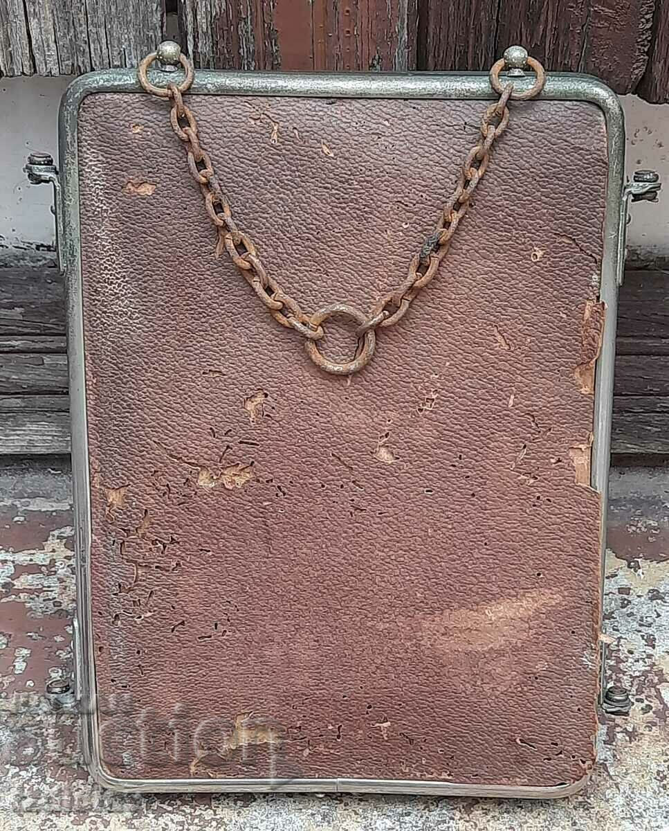 Livrarea Triptic cu oglindă pliantă militară, ofițer 19c